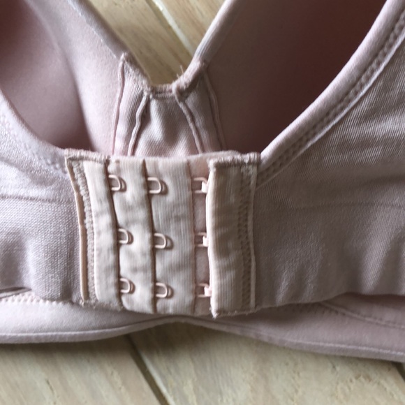 Vanity Fair moulded cup plus size support bra - Picture 5 of 9